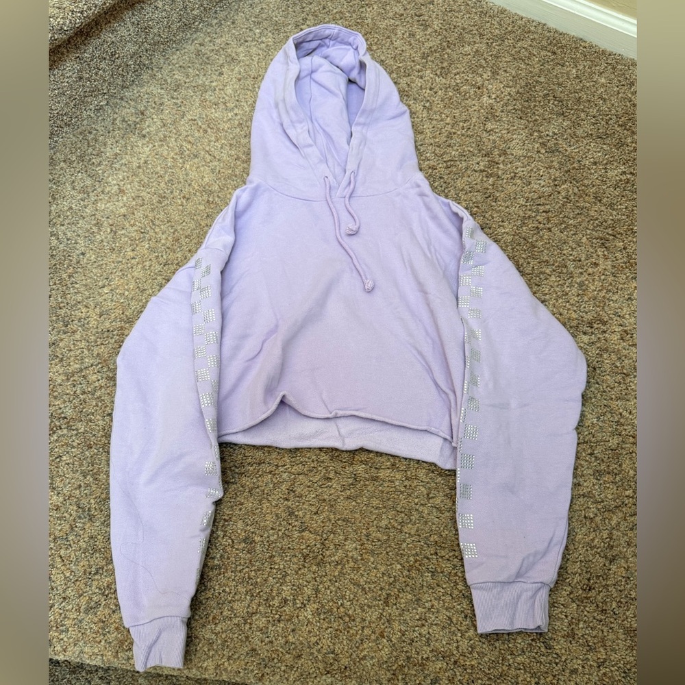 ⭐️EUC - Forever 21 Lt Purple Cropped Hoodie with Checkered Rhinestone on Sleeve